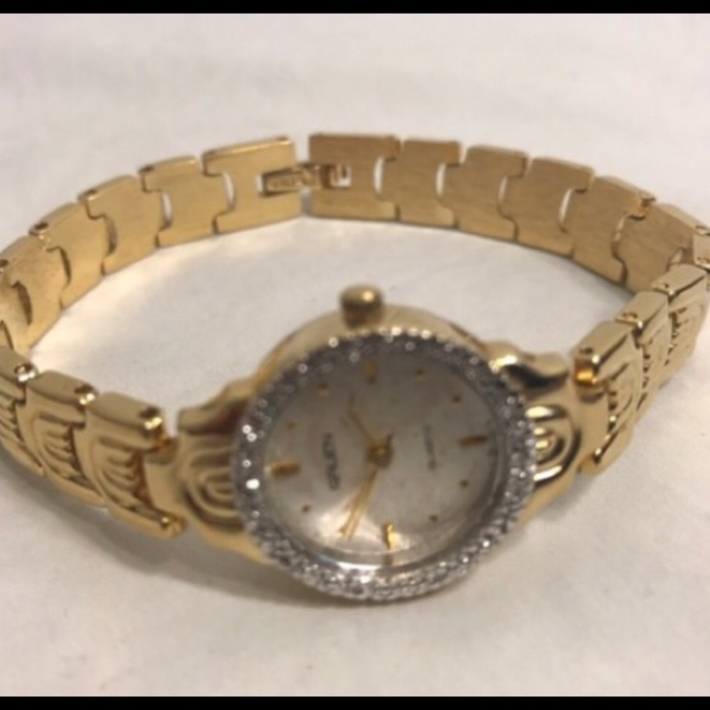 🔆 SALE!! Vintage Gruen ladies golden quartz watch